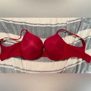 Lilyette Red Bra. Size 38 DD. Never Worn